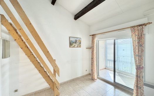 Exclusivité 2 pièces dans résidence avec piscine, garage et cave