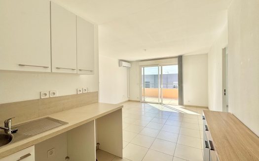 Appartement 3 pièces 58m2 dans résidence avec piscine